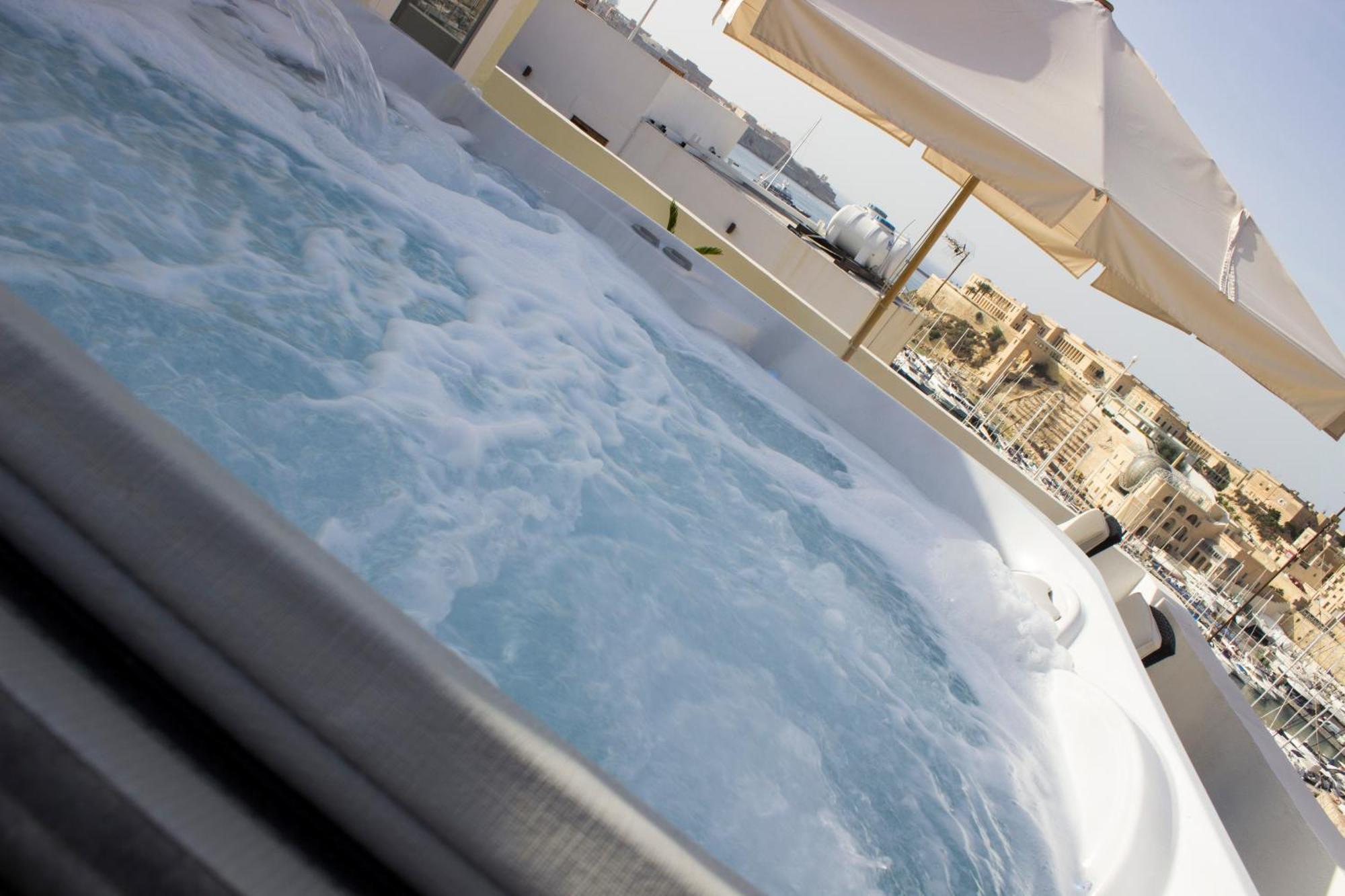 Bebirgu Palazzino Luxury 2 Jacuzzi To Share Daire Dış mekan fotoğraf